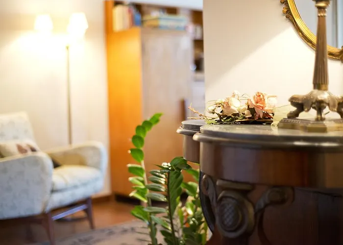 Mimi Rooms